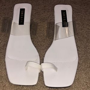 Toe loop clear chunky heel mule
